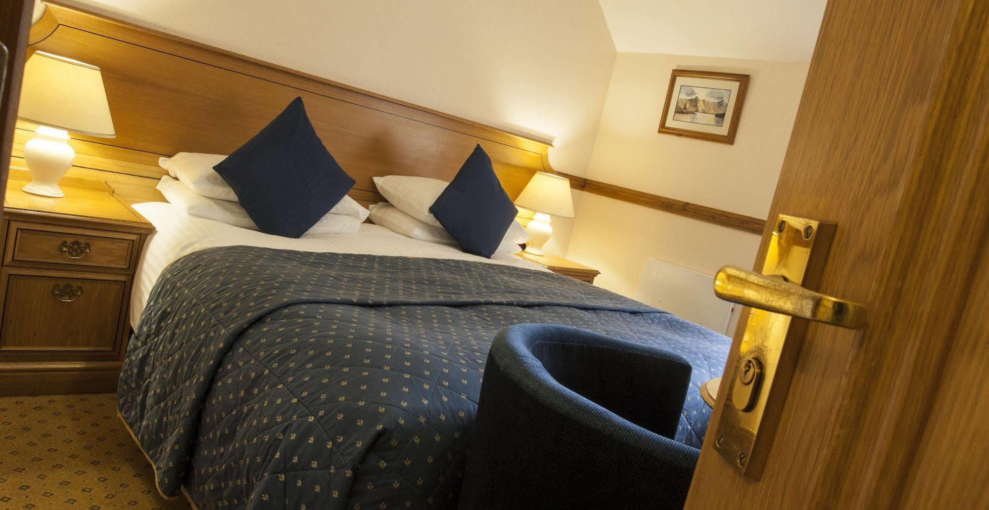 The Glen Hotel ニュートンモア エクステリア 写真